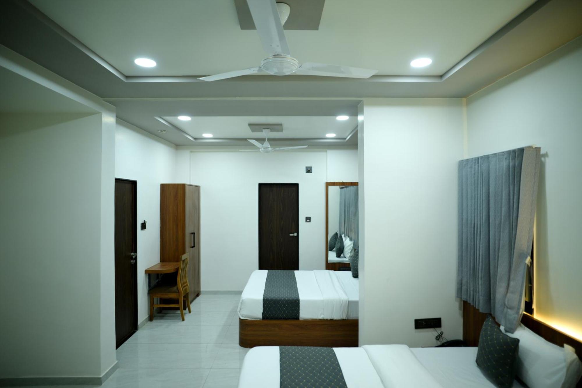 Hotel Aagman Palanpur Екстер'єр фото