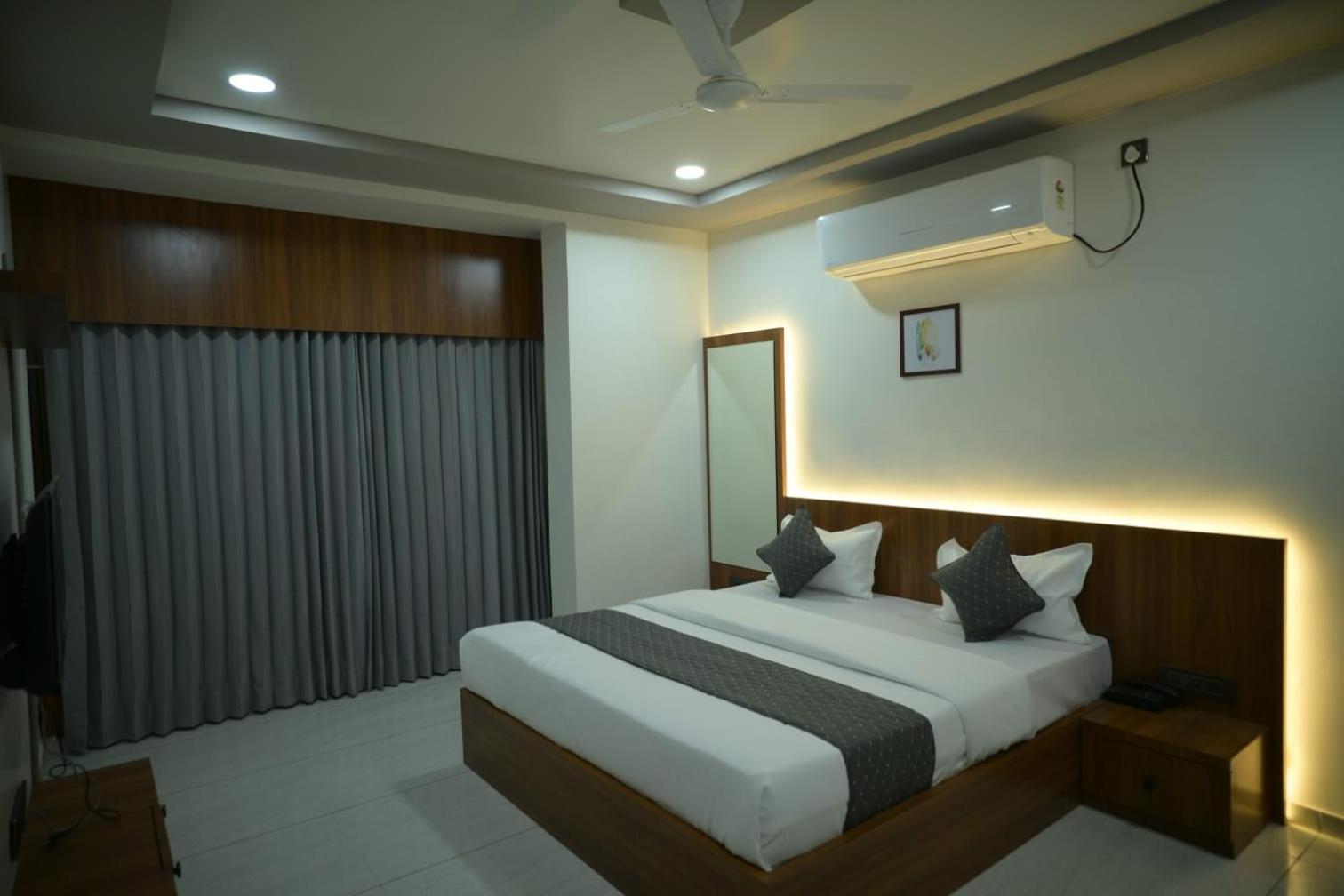 Hotel Aagman Palanpur Екстер'єр фото