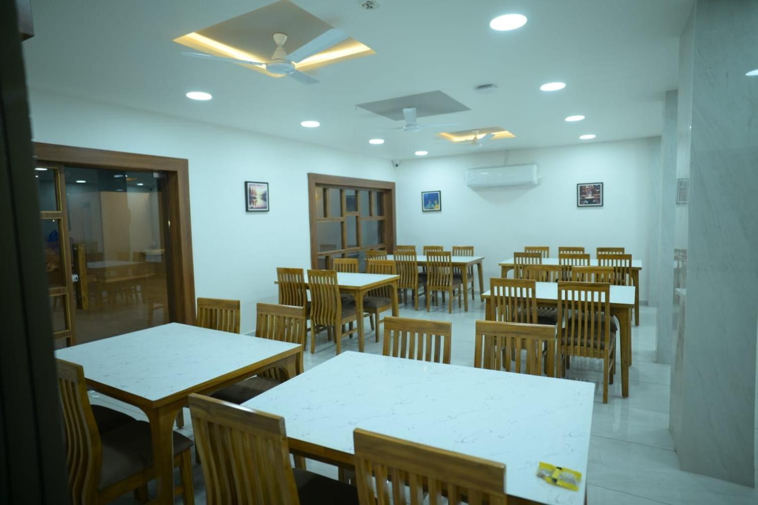 Hotel Aagman Palanpur Екстер'єр фото